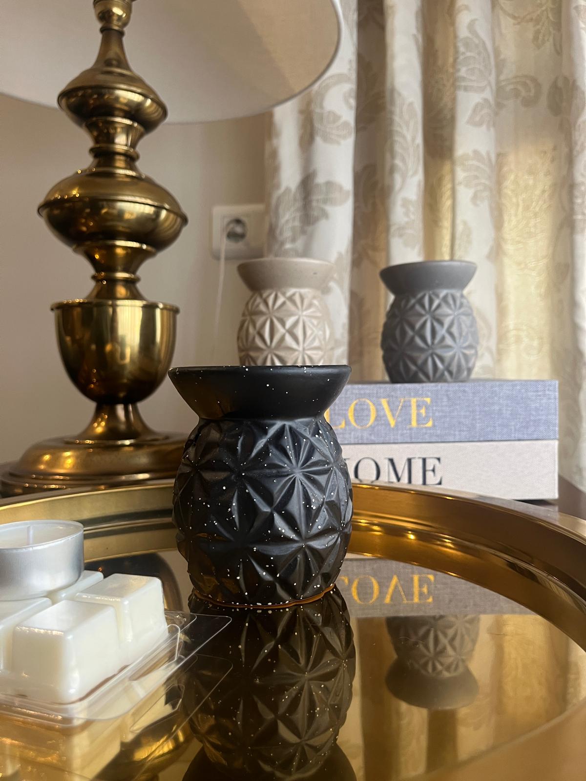 🕯️ Quemador Cerámico Rombos – Aromas, calma y estilo elegante