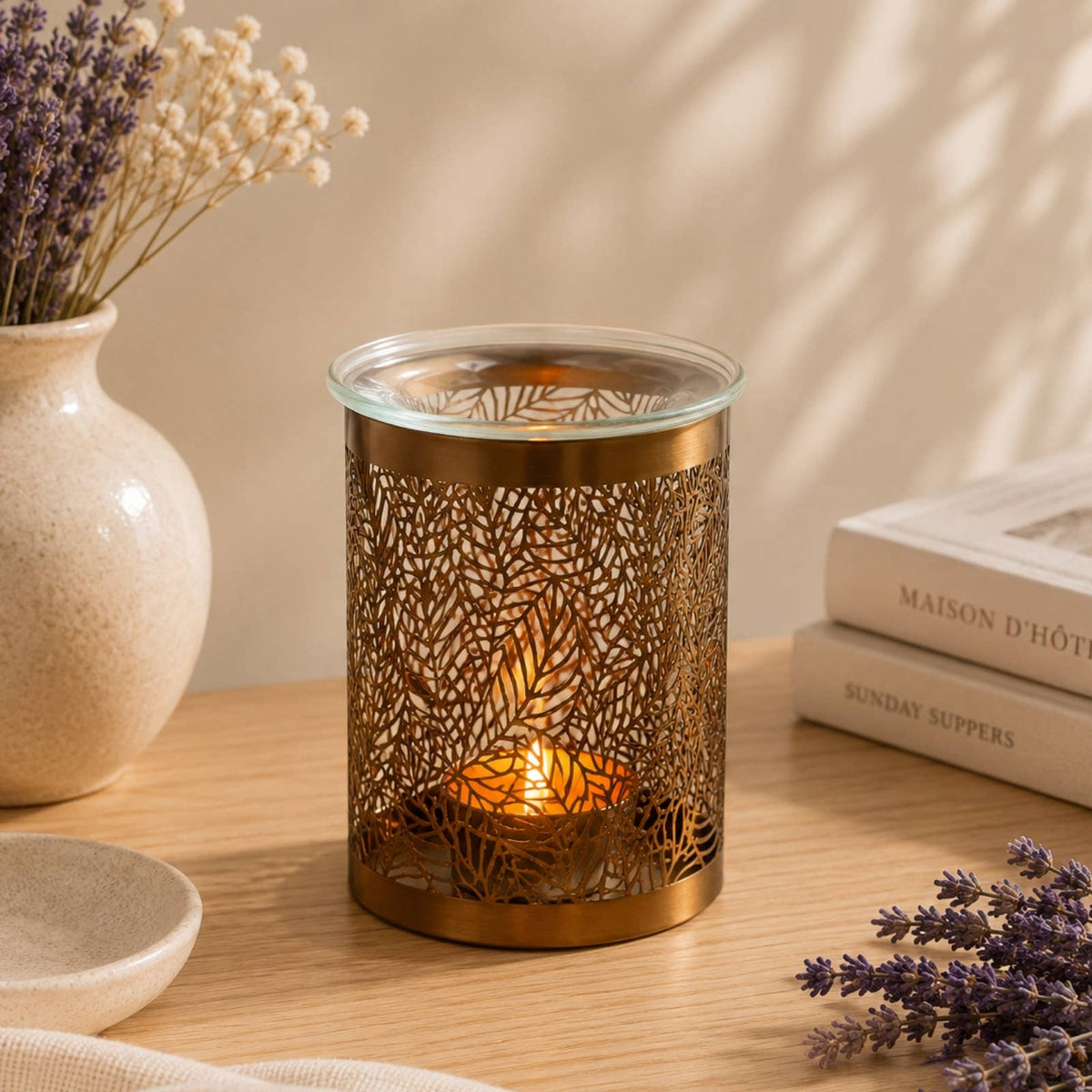 🕯️ Quemador de Metal Dorado – Elegancia y Aroma para tu Hogar