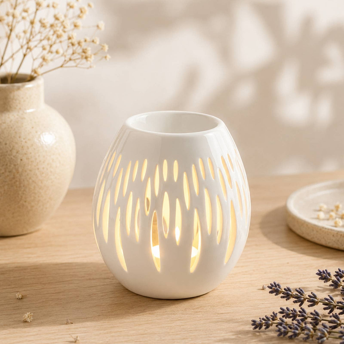 🕯️ Quemador de Cerámica Óvalo Blanco – Luz, Aroma y Calidez